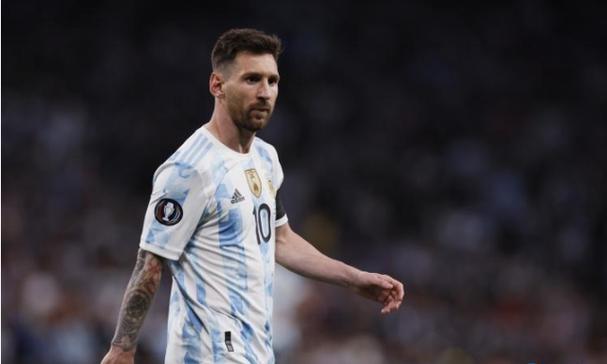 三星首款三折叠手机有望12月5日发布，搭载5600mAh电池